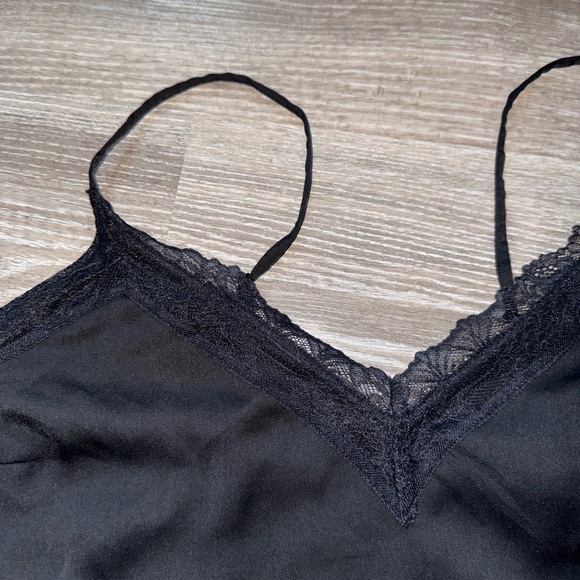 Lace Trim Tank Top - Picture 2 of 4